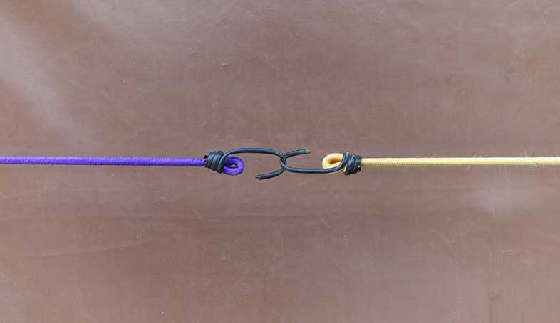 Fabrication de crochet en fer avec mousqueton en plastique pr&egrave;s d&rsquo;Agen